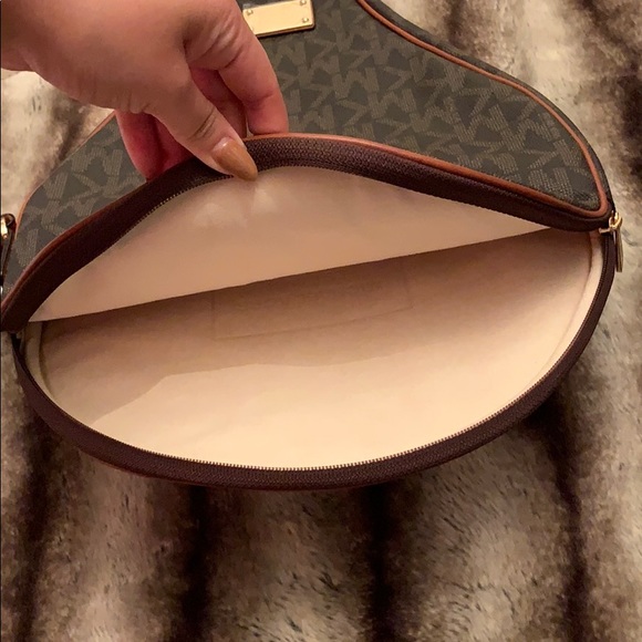 Michael Kors Tennis Racker Cover Bag - Picture 4 of 7